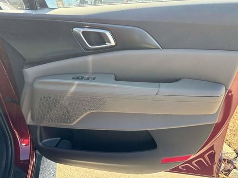 New 2026 Kia Carnival FWD image 17