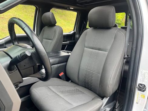 Used 2019 Ford F150 XLT w/ Equipment Group 302A Luxury AWD/4WD image 9
