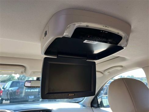 Used 2018 Nissan Pathfinder Platinum image 21