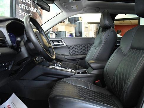 Used 2023 Mitsubishi Outlander SEL AWD/4WD image 36
