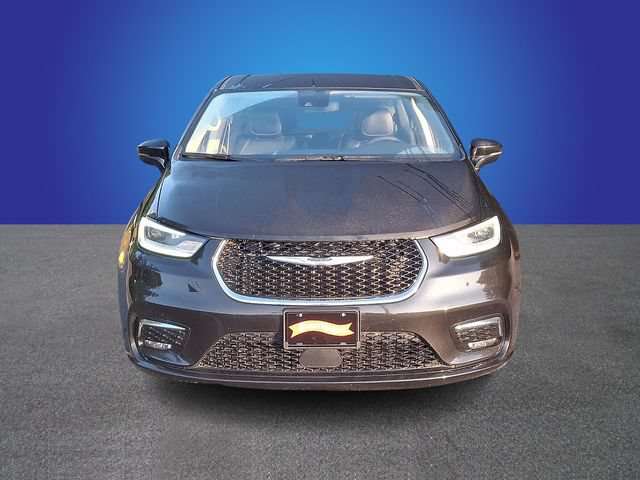 Used 2024 Chrysler Pacifica Limited FWD image 2