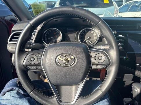 Used 2018 Toyota Camry SE image 16