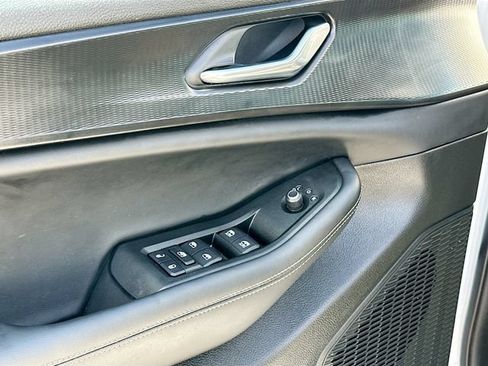 Used 2025 Jeep Grand Cherokee Altitude RWD image 18