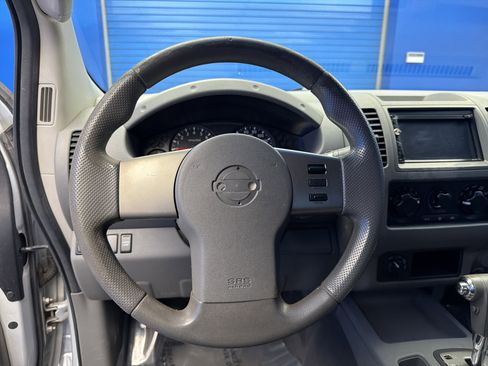 Used 2008 Nissan Frontier SE w/ SE Value Truck Pkg AWD/4WD image 13