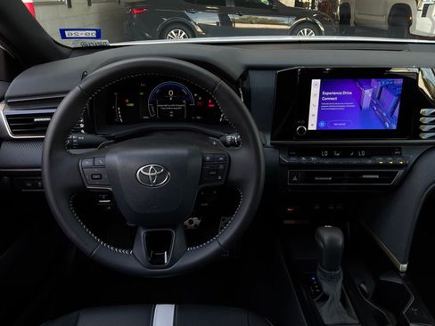 Used 2026 Toyota Camry SE FWD image 14