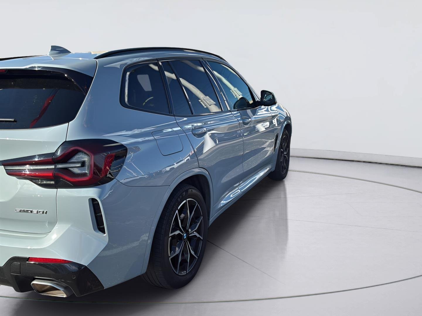 Used 2022 BMW X3 sDrive30i w/ M Sport Package 2 RWD image 4