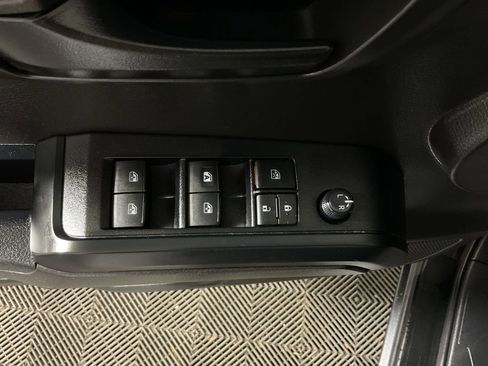 Used 2022 Toyota Tacoma SR AWD/4WD image 18