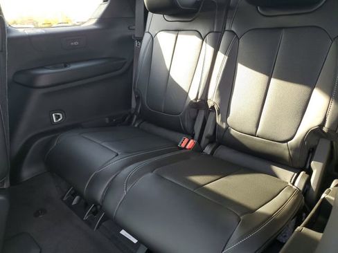 New 2025 Jeep Grand Cherokee L Limited image 18