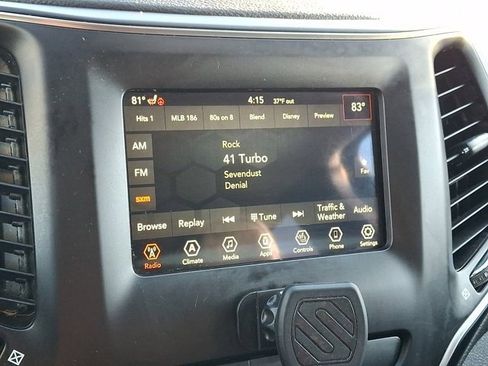 Certified 2019 Jeep Cherokee Latitude Plus w/ Comfort/Convenience Group image 22