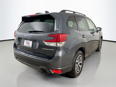 Used 2021 Subaru Forester Premium AWD/4WD image 13