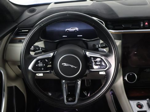 Used 2022 Jaguar F-PACE SVR image 42