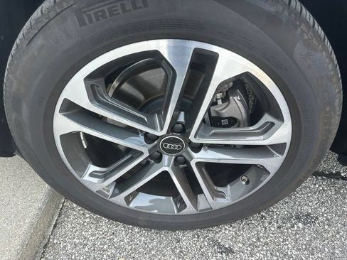 Used 2025 Audi Q5 Premium AWD/4WD image 47