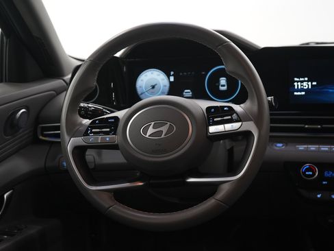 Used 2025 Hyundai Elantra SEL FWD image 15