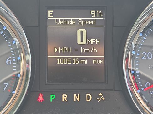 Used 2014 Chrysler Town & Country Touring FWD image 7