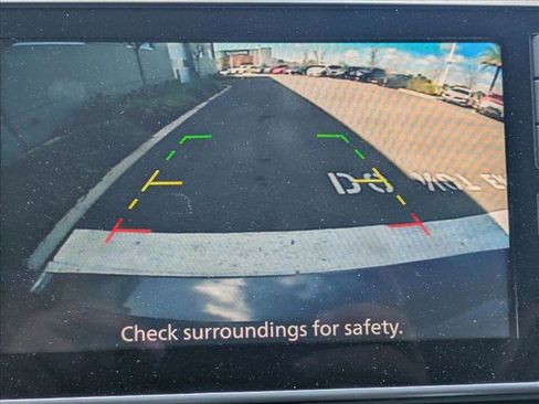 Used 2022 Nissan Versa SR image 11