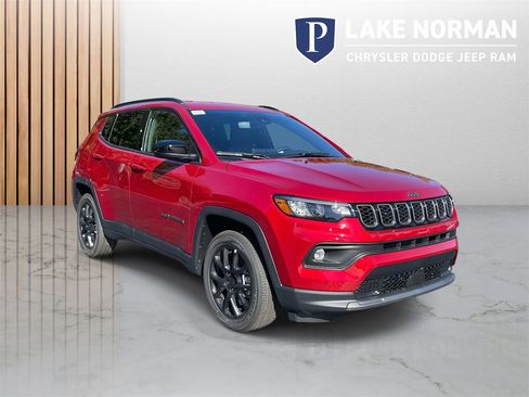 New 2026 Jeep Compass Latitude image 2