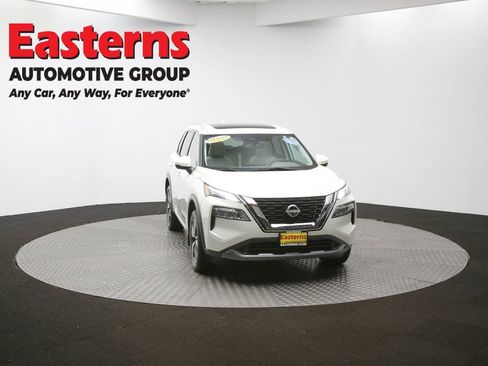 Used 2023 Nissan Rogue SL w/ SL Premium Package image 54