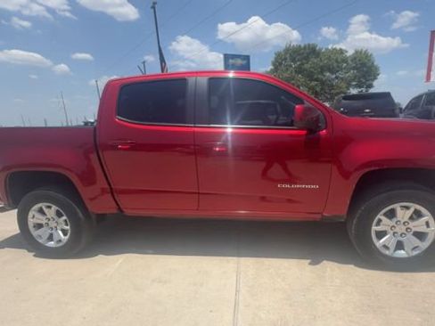 Used 2022 Chevrolet Colorado LT w/ LT Convenience Package AWD/4WD image 9