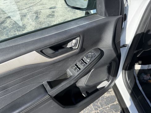 Used 2022 Ford Escape SE image 13