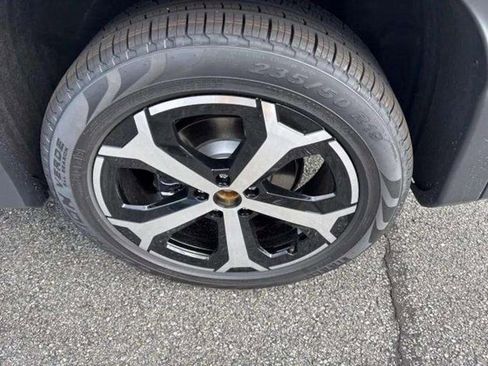 New 2025 Volkswagen Tiguan SE image 10