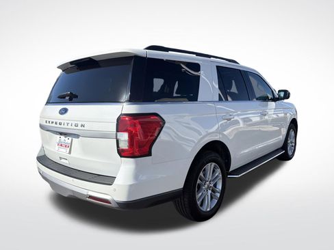 Used 2023 Ford Expedition XLT AWD/4WD image 8