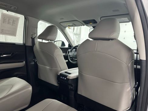 Used 2025 Toyota Grand Highlander AWD image 60