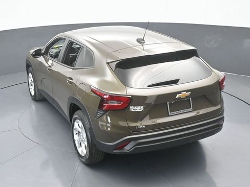 Used 2024 Chevrolet Trax LS w/ LS Convenience Package image 44