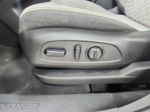Used 2019 Chevrolet Equinox LS w/ LS Convenience Package image 20