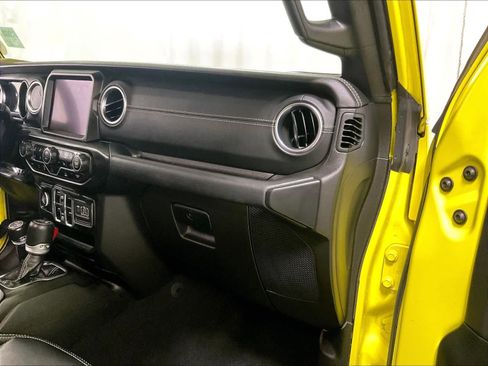 Used 2022 Jeep Wrangler Unlimited Sahara w/ Cold Weather Group image 13