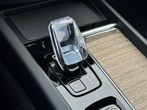 New 2026 Volvo XC60 B5 Plus w/ Protection Package Premier image 18