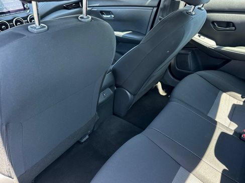 Used 2025 Nissan Sentra SV FWD image 16