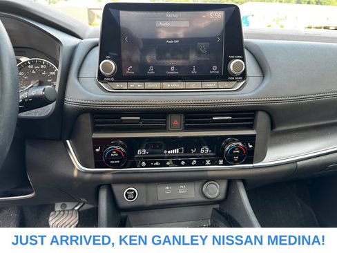 Certified 2023 Nissan Rogue SV w/ SV Premium B Package AWD/4WD image 11