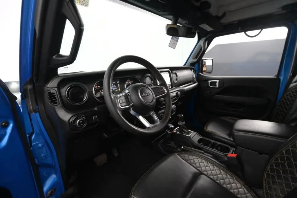 Used 2023 Jeep Gladiator Overland AWD/4WD image 44