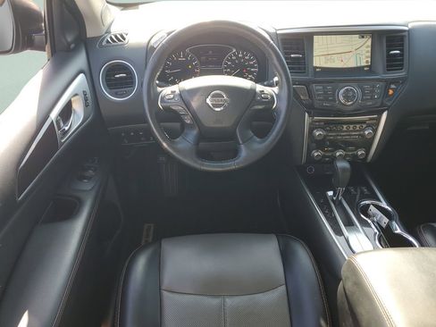 Used 2020 Nissan Pathfinder SL FWD image 13