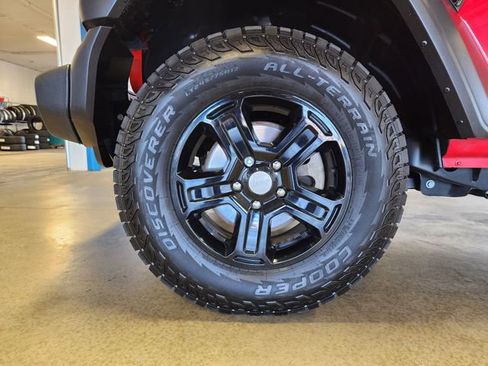 Used 2022 Jeep Wrangler Unlimited Sport image 9