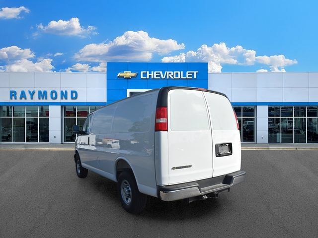 New 2026 Chevrolet Express 2500 w/ Driver Convenience Package RWD image 6