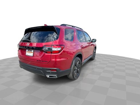 Used 2025 Honda Pilot Black Edition image 8