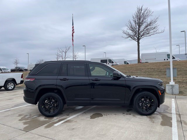 New 2026 Jeep Grand Cherokee Altitude AWD/4WD image 7
