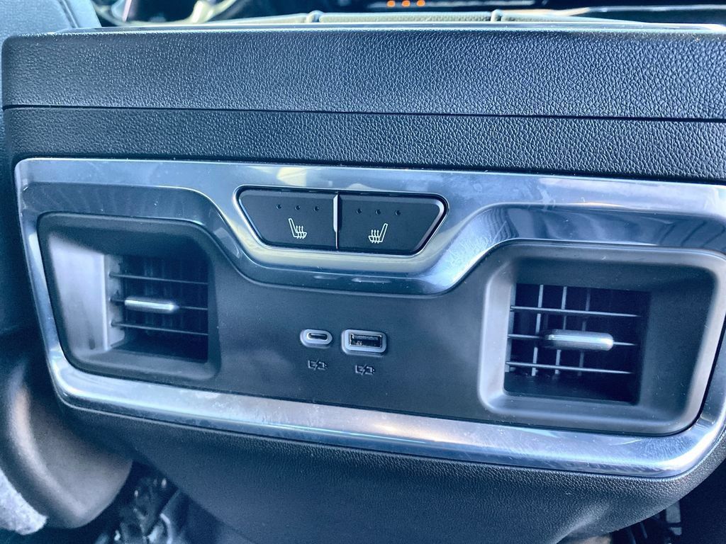 Used 2022 Chevrolet Silverado 1500 LTZ w/ LTZ Premium Package AWD/4WD image 36