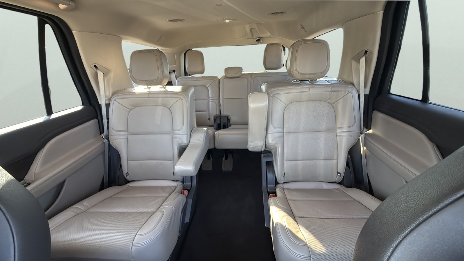 Used 2024 Lincoln Navigator Reserve AWD/4WD image 25