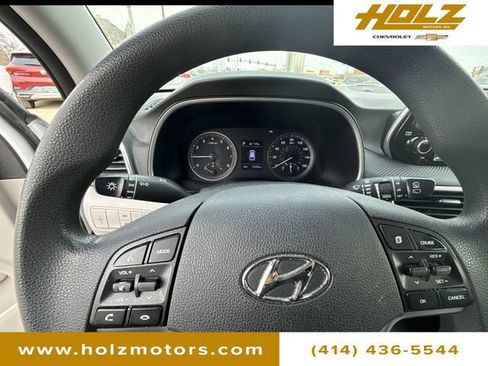 Used 2019 Hyundai Tucson SE image 11