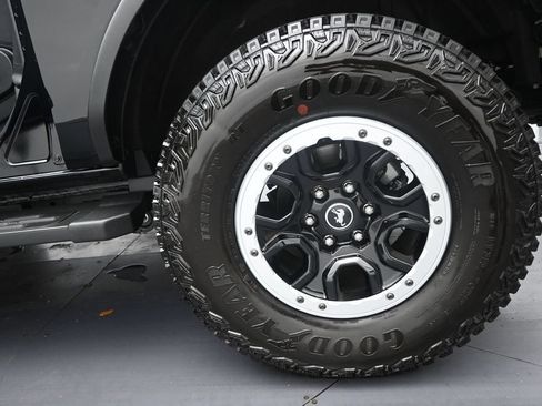 Used 2026 Ford Bronco 2-Door w/ Sasquatch Package AWD/4WD image 41