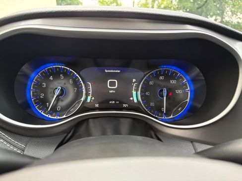 Used 2026 Chrysler Pacifica Select AWD/4WD image 36