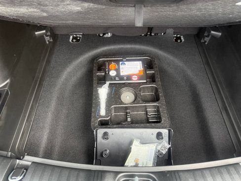 Certified 2024 Jeep Compass Latitude AWD/4WD image 46