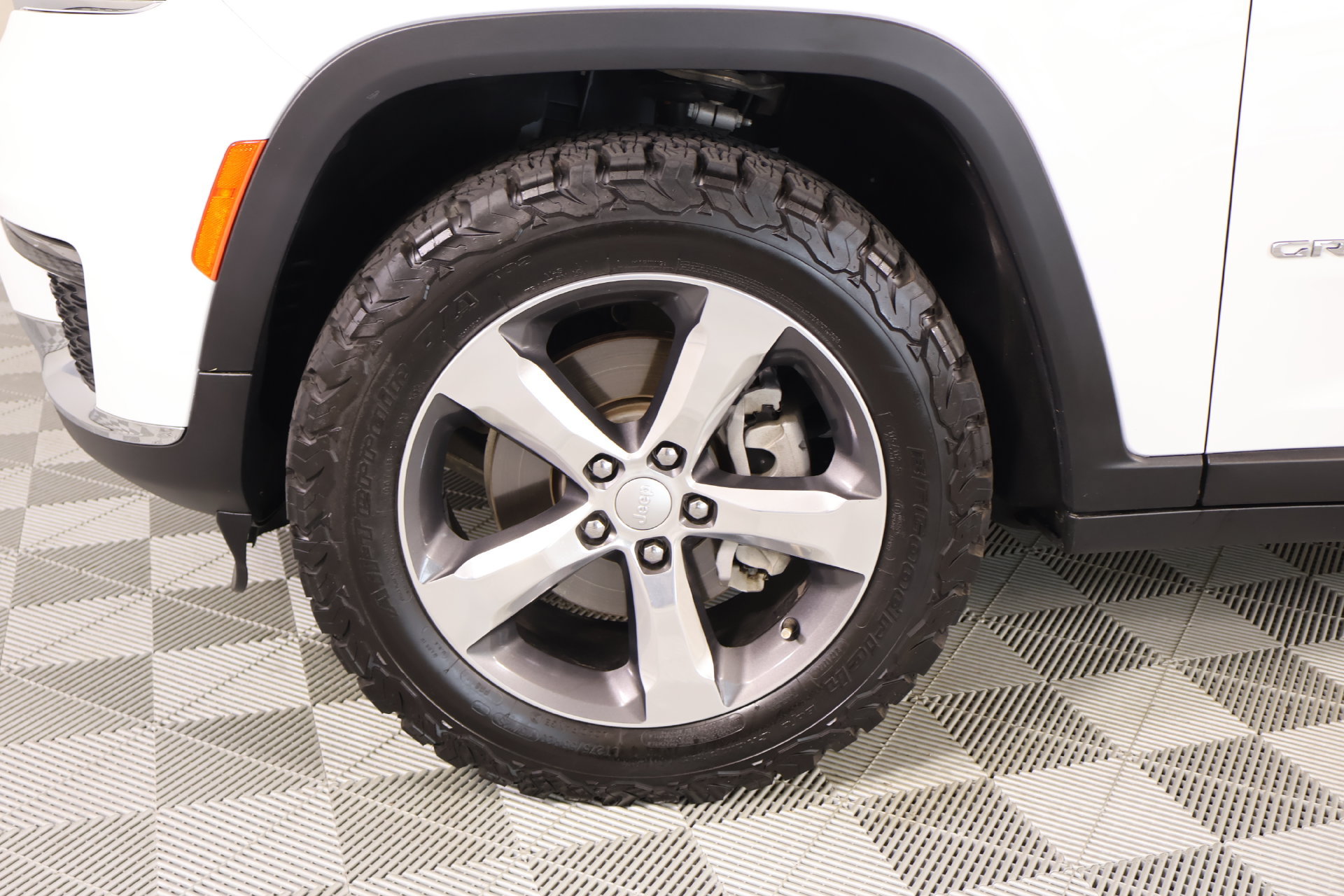 Used 2021 Jeep Grand Cherokee L Limited AWD/4WD image 20