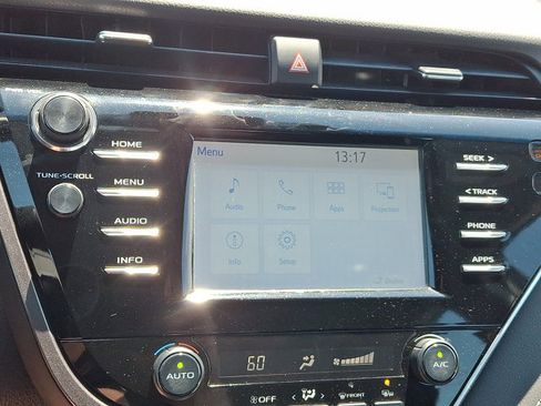 Used 2018 Toyota Camry SE w/ Convenience Package FWD image 22