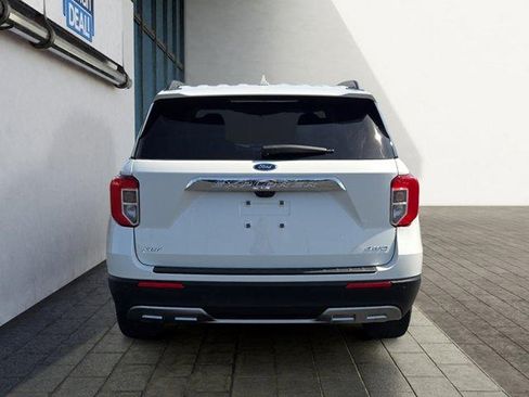 Certified 2023 Ford Explorer XLT w/ Equipment Group 202A AWD/4WD image 4