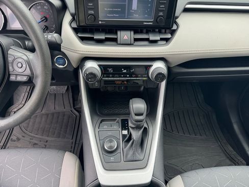 Used 2022 Toyota RAV4 XLE w/ Convenience Package AWD/4WD image 10