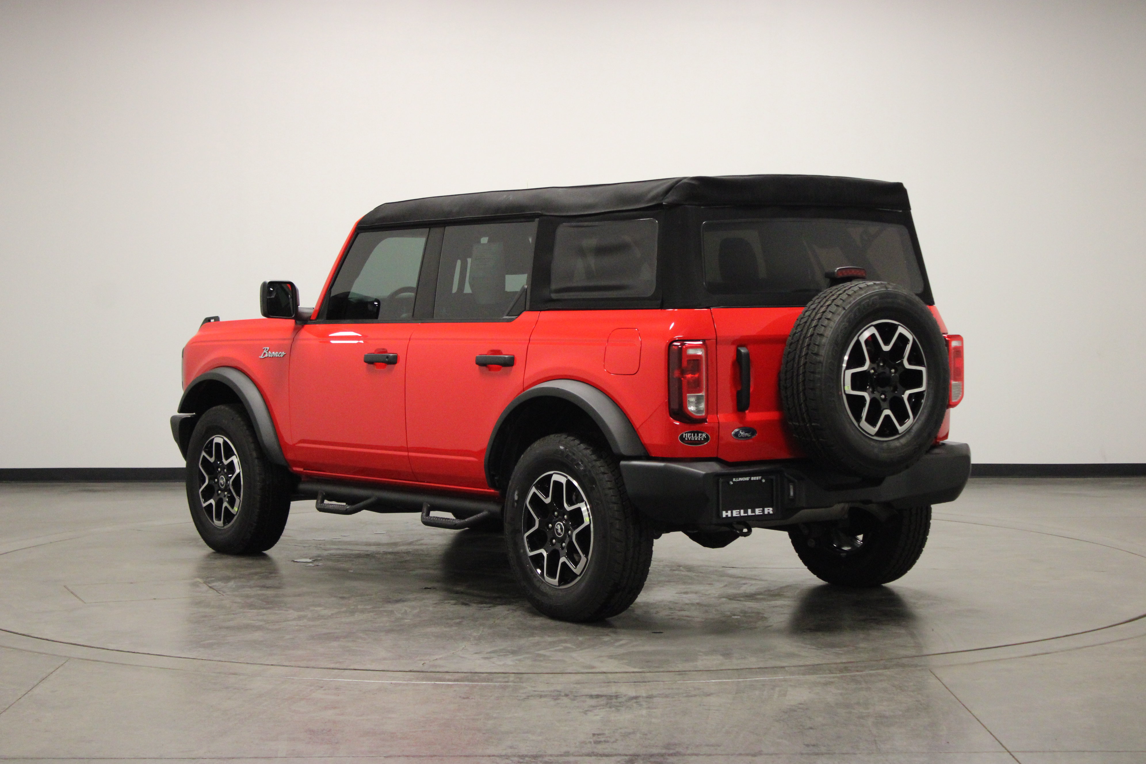 Used 2023 Ford Bronco 4-Door AWD/4WD image 6