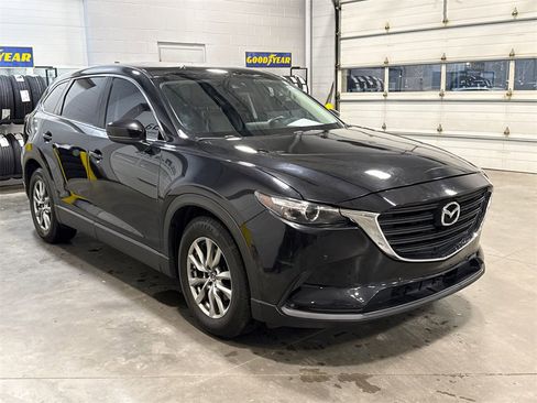 Used 2018 MAZDA CX-9 Touring w/ Touring Premium Package image 3
